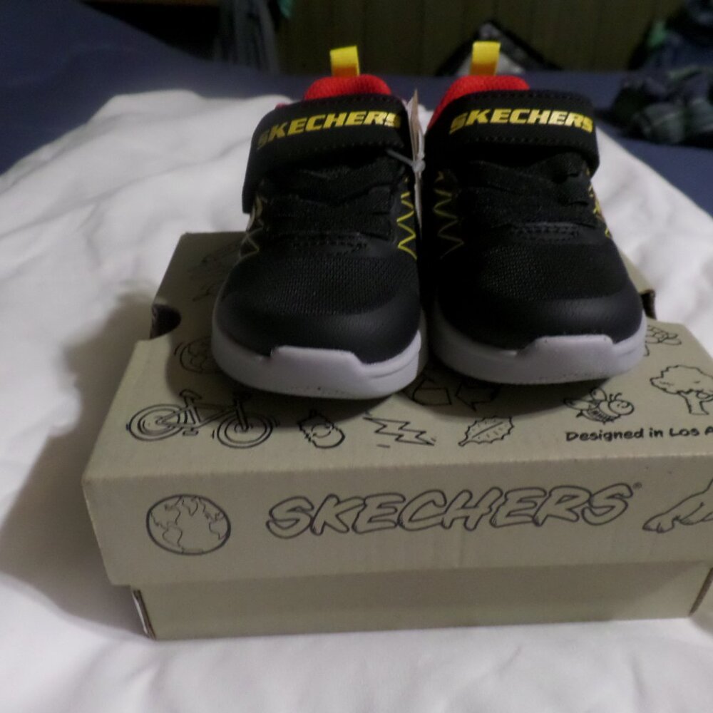 Skechers Toddler Kids Microspec Texlor Black Red Shoe -NIB – Size 5